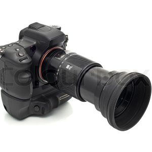 professional-dslr-camera-with-telephoto-lens